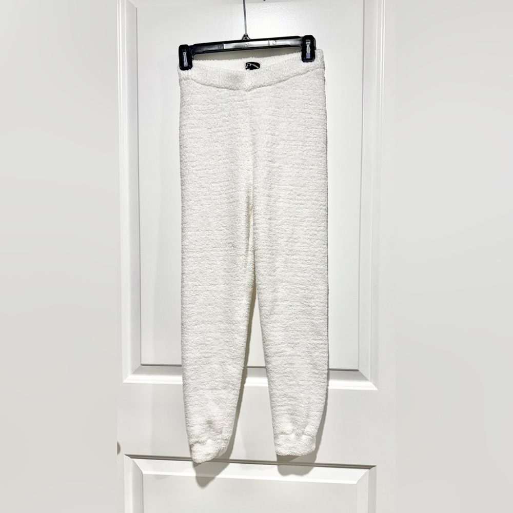Girls White plush lounge/pajama pants. Never worn! Like new! Super soft! 10/12